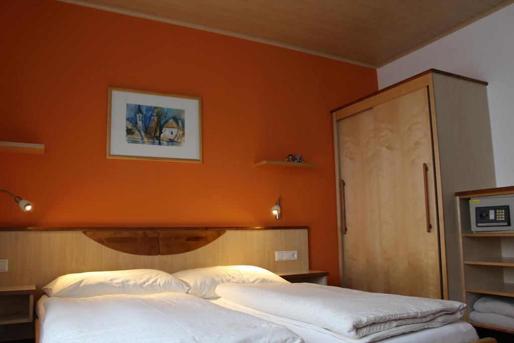 Gaestehaus Karassowitsch Rust Rom bilde